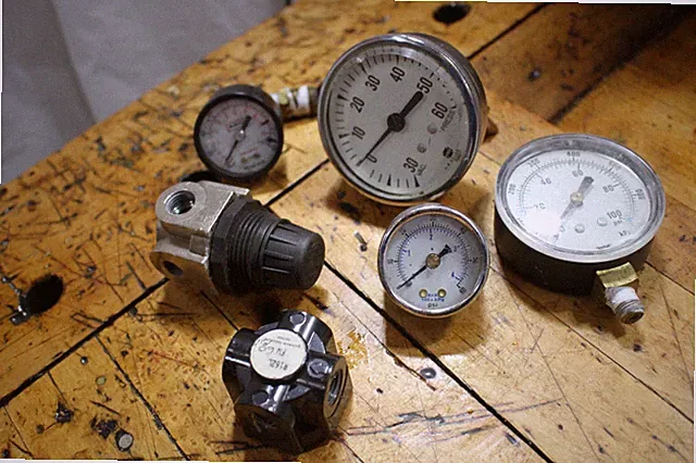 Air Gauges, assortment, as is, compressor, air