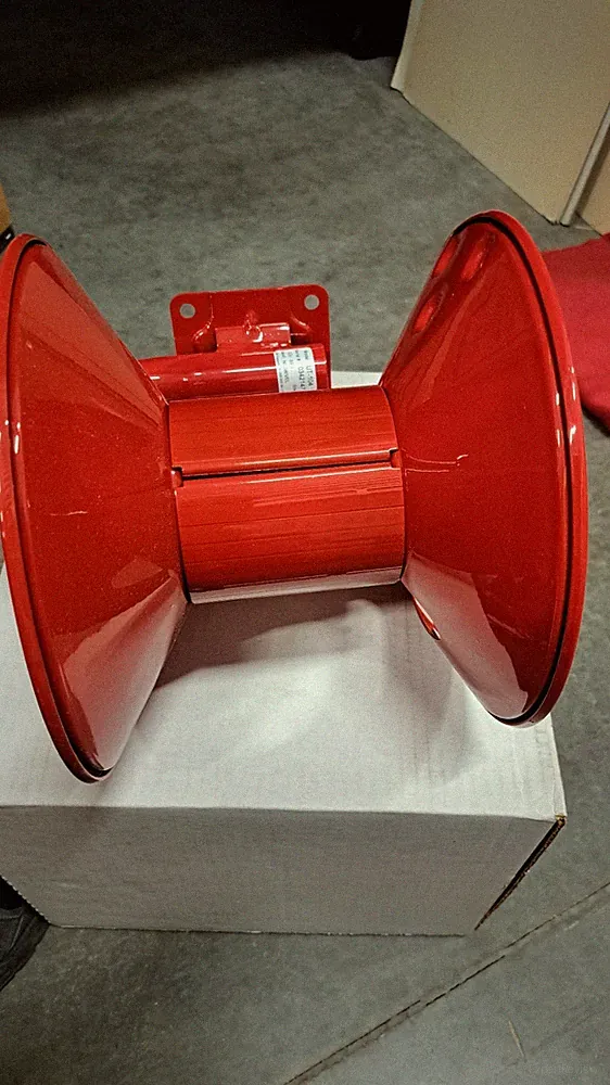 Griots Garage Wall-Mount Non-Swivel Comressed Air Hose Reel (New) With Hardware